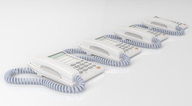 Teléfonos conectados a un CRM en un Call Center